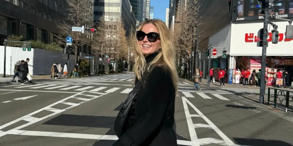 Carolina Herrera Her 0127/S WR79O - As Seen On Annabelle Wallis 3 Carolina Herrera Her 0127/S WR79O - As Seen On Annabelle Wallis - Image 3