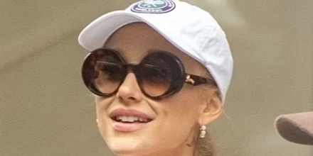 Loewe New Branding Signature LW40089I 52F - As Seen On Ariana Grande 3 Loewe New Branding Signature LW40089I 52F - As Seen On Ariana Grande - Image 3