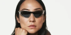 Loewe Signature LW40165U 16C - As Seen On Naomi Ackie & Greta Lee -Retavoir Store GretaLeeLoeweSignatureLW40165U16C