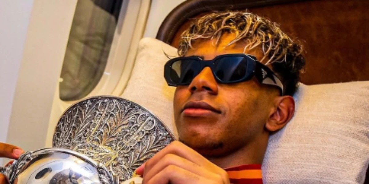 Prada PR 17WS 1AB5S0 Symbole Sunglasses 4 Prada PR 17WS 1AB5S0 Symbole Sunglasses - Image 4