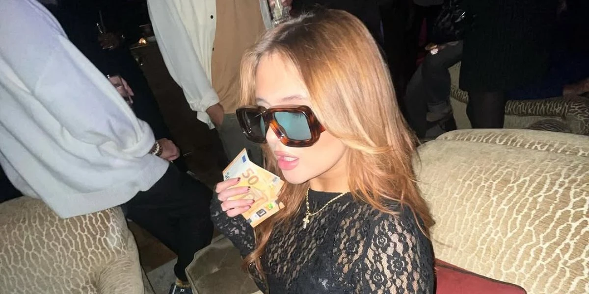 Loewe X Paula's Ibiza LW40064U 53V - As Seen On Mimi Webb 3 Loewe X Paula's Ibiza LW40064U 53V - As Seen On Mimi Webb - Image 3