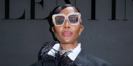 Valentino V-UNO VLS 107C - As Seen On Naomi Campbell 4 Valentino V-UNO VLS 107C - As Seen On Naomi Campbell - Image 4