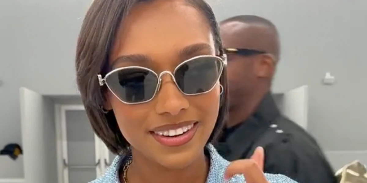 Loewe Anagram LW40115U 32V - As Seen On Sophie Wilde 4 Loewe Anagram LW40115U 32V - As Seen On Sophie Wilde - Image 4