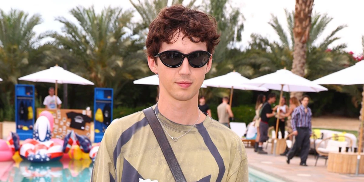 Prada PR A23S 1AB5S0 4 Prada PR A23S 1AB5S0 - Image 4