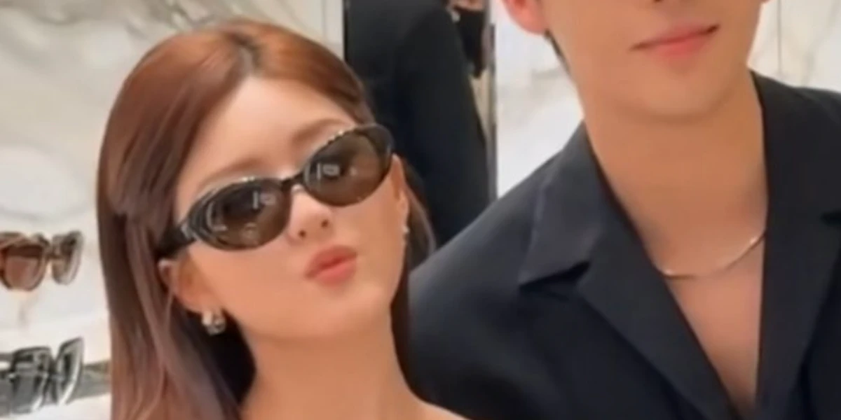 Versace 4455U GB1/87 - As Seen On Zhao Lusi & Juno Temple 4 Versace 4455U GB1/87 - As Seen On Zhao Lusi & Juno Temple - Image 4